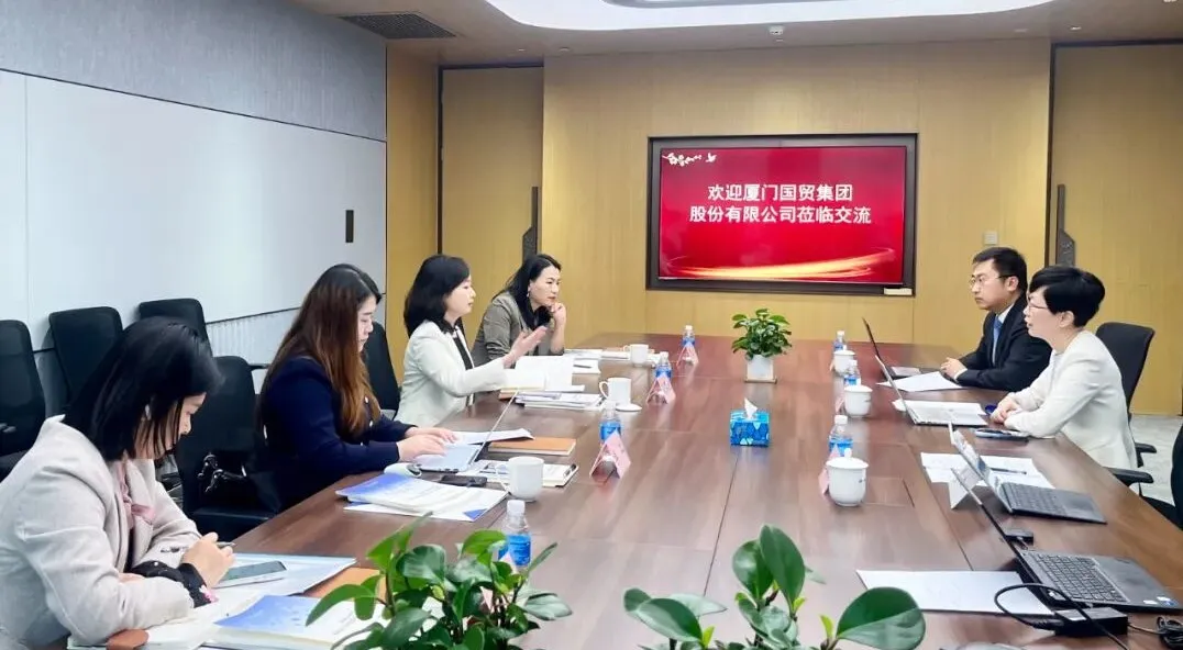 中智咨询党委委员、纪委书记陈东海带领参观中智咨询上海总部